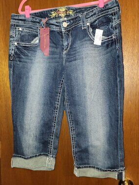 Maurices Cuffed Capri New Blue Jeans Size 18 R Women